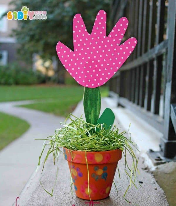 Toddler DIY Mother's Day small hand flowers