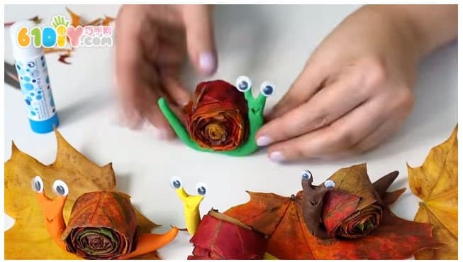 Children's handmade leaf clay snail