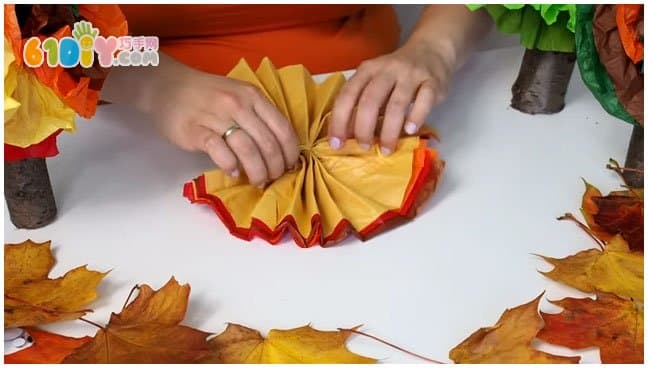 Simple and beautiful three-dimensional tree handmade