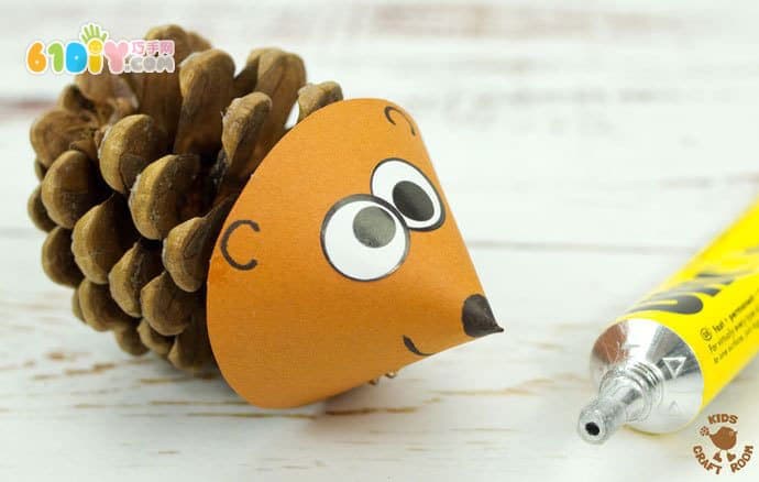 Children's handmade cute pinecone hedgehog