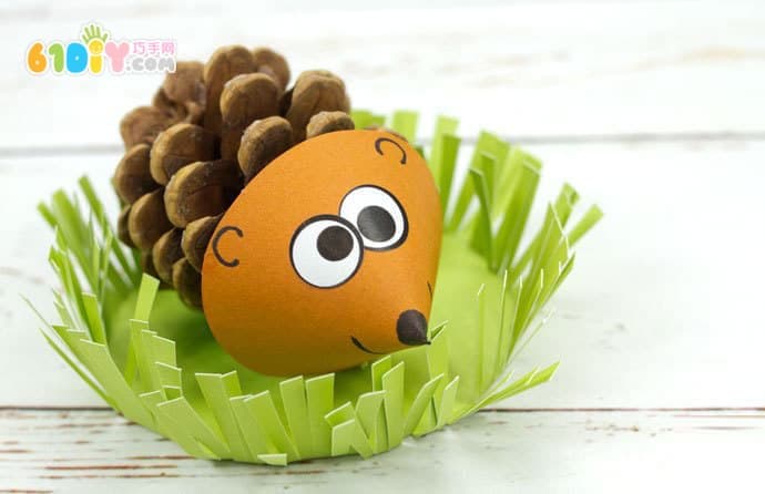 Children's handmade cute pinecone hedgehog