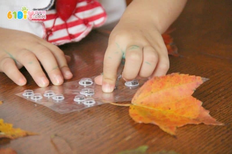 Children's handmade leaf doll