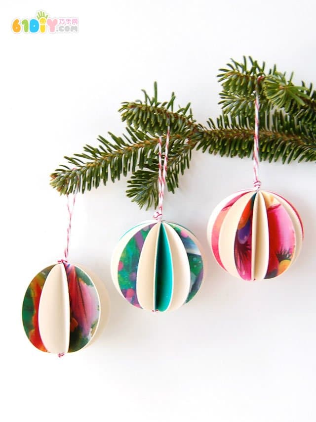 Simple making Christmas ball ornaments