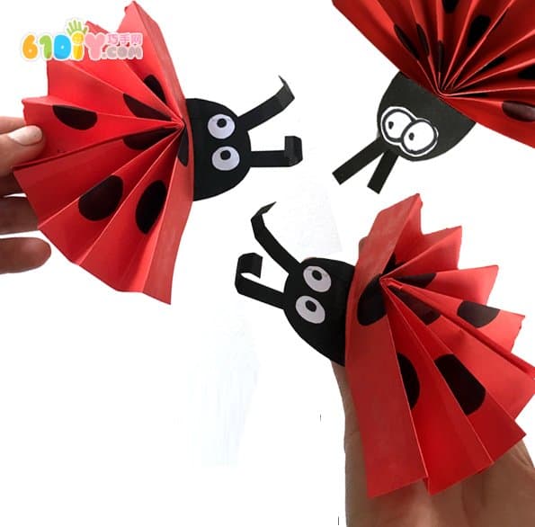 Folding fan becomes spring