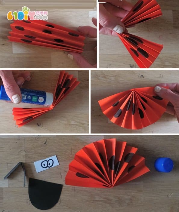 Folding fan becomes spring