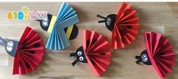 Folding fan becomes spring