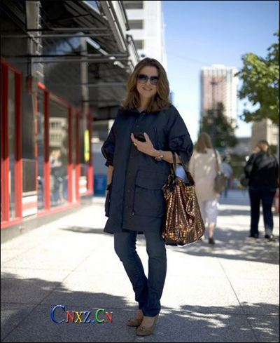 Stylish sunglasses and luxurious handbag