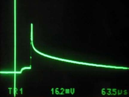 Figure 5. Clamp over shoot (at pulse output); horizontal scale = 50ÂµS / div, vertical scale = 50mV / div, supply voltage = 4.5V, clamp over shoot = 162mV.