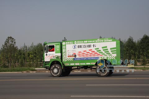Allison cooperated with Shaanxi Auto Co., Ltd. to successfully apply the advanced automatic transmission technology to these two-wheel drive vehicles. Whether it is low speed or high speed, whether on flat roads, slopes, gravel roads or muddy roads, these two-wheel-drive heavy-duty trucks can start and run with ease.