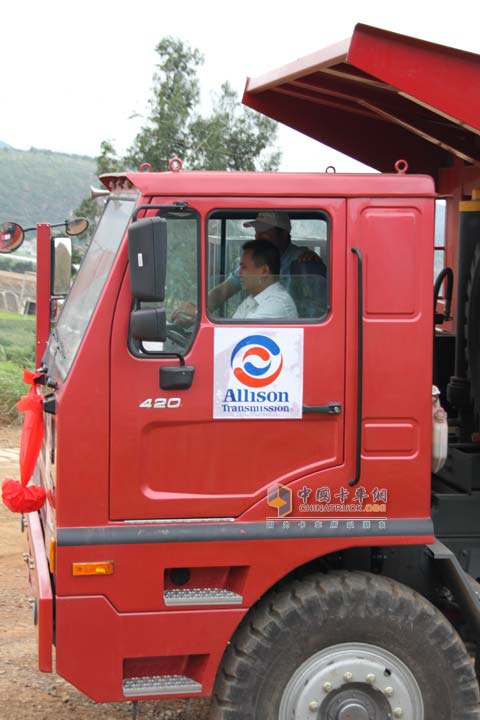 Liu Jinsong of Yunnan Xiaolongtan Coal Mining Service Machine Repair Factory expressed satisfaction with the quality of Allison transmission service