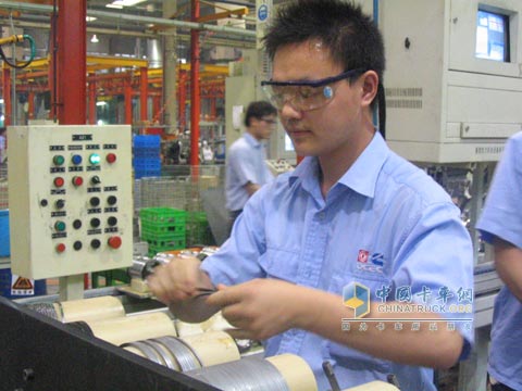 Dongfeng Cummins staff working on site