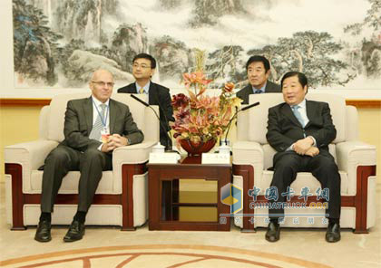 Weichai Group Chairman Tan Xuguang Meets with President Man Steadman