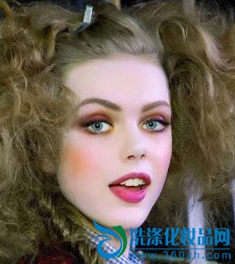 Let your make-up bloom on Christmas