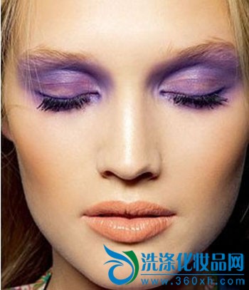 Interpretation of the 2011 spring and summer T-stage makeup
