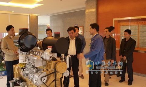 Director of the Xiamen City Economic Development Bureau Chen Jin (front) visited Yuchai
