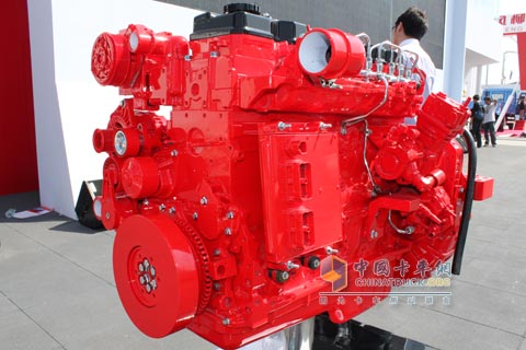 Debut of Dongfeng Cummins Engine