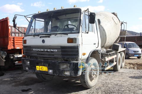 White Master Dongfeng Cement Mixer