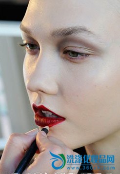 2011 fashion T stage makeup trend