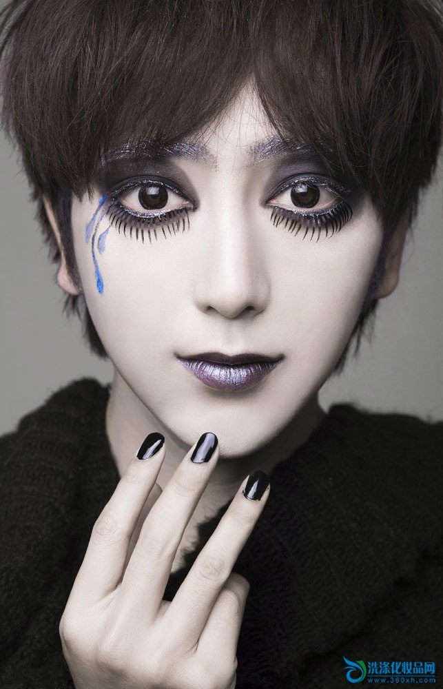 Male version of Fan Bingbing turned into a zombie