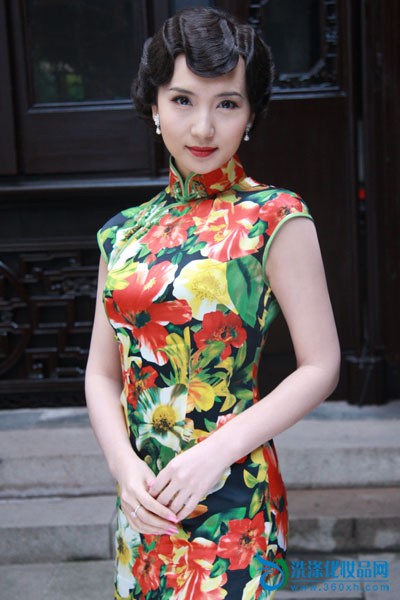 Actress cheongsam makeup