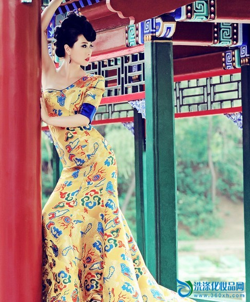 Sister Furong challenges the Chinese style to reproduce gorgeous