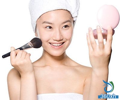 Skin-friendly moisturizing foundation to solve floating makeup problems