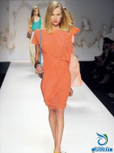 Perfect experience "orange" is an urgent makeup