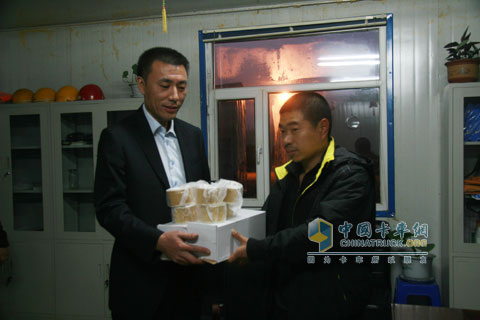 Haiwojia staff donated Haiwo accessories to Daheishan Molybdenum Mine, Panshi City, Jilin Province