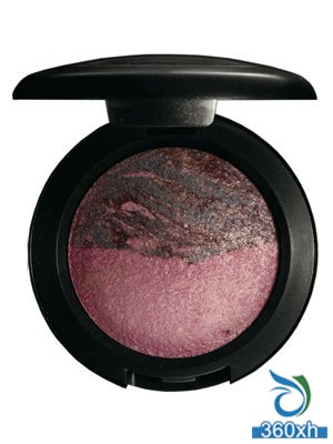 Dance this winter with extremely dazzling makeup