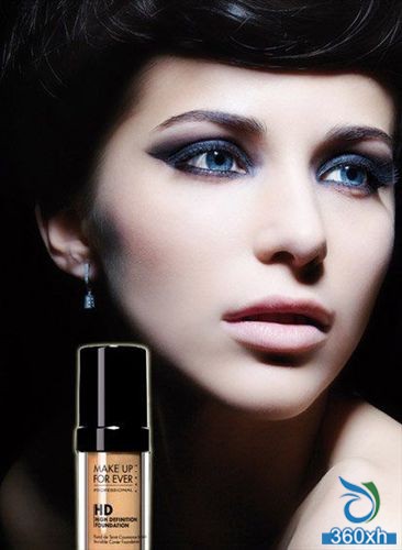 Nine make-up items to create three-dimensional features