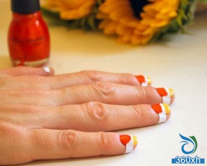 "Corn sugar" manicure adds warmth to winter