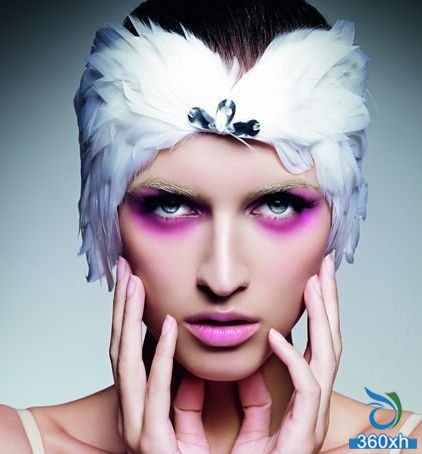 Extremely luxurious makeup, flashing the swan queen