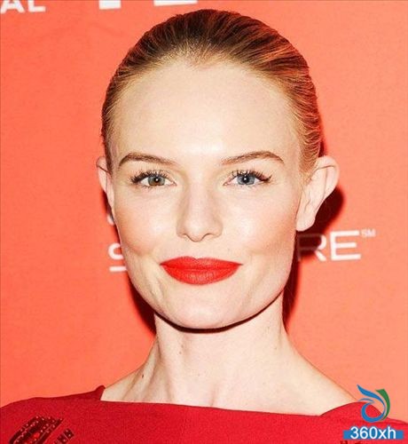 Kate Potsworth exquisite bright orange red lip makeup