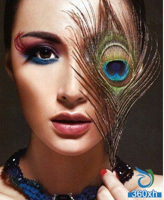 Peacock Eye Makeup Ã— Exaggerated Eyelashes