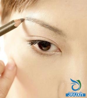 Modified natural eyebrow