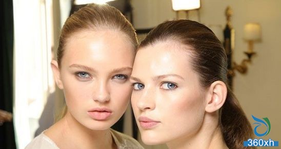 Nude makeup is popular