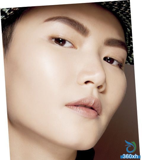Dyeing eyebrows is more than just fashionable