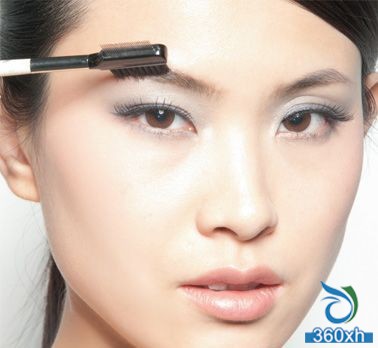 Three-dimensional eyebrow