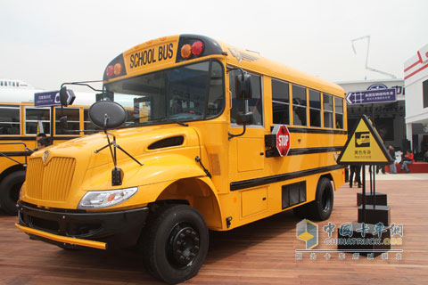 Navistar, a well-known school bus manufacturer in the United States, valued Allison's 40 years of school bus safety experience in the United States and other countries.