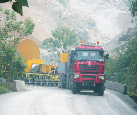 Xi'an Cummins Successfully Successfully Passed the First Heavy-Duty 400 Ton Heavy Duty Test of Shaanxi Auto Tractor Unit