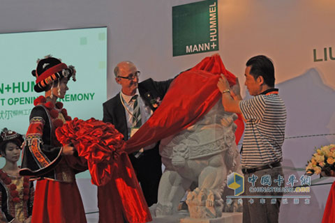 Mr. Manfred Wolf, Head of Global Director and Business of MANN+HUMMEL Group, at the Opening Ceremony of Liuzhou Plant in Mannheimer