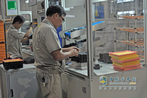 Man Hume Liuzhou factory air filter assembly workshop