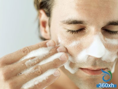 Man 20: Controlling oil and getting acne