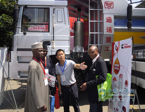 The heavy-duty dump truck of Xi'an Cummins Engine has attracted the attention of international friends