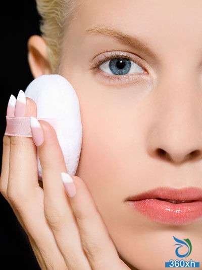 Create a white moisturizing muscle with makeup