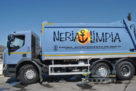 The first Renault Premium 380 truck with the Allison 4000 Series transmission installed in Spain