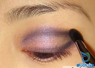 Teach you the charm of purple smoked eye makeup