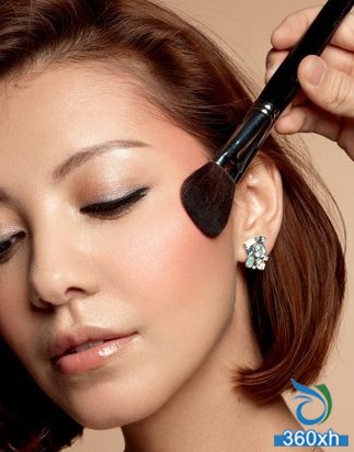 Simple 8-step magic light makeup fashion makeup
