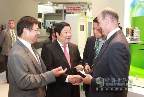 Tan Xuguang Meets with WABCO Chairman Jacques Esculier