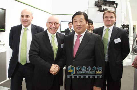 Tan Xuguang Meets with Managing Director Christian Fasnard of Valeo